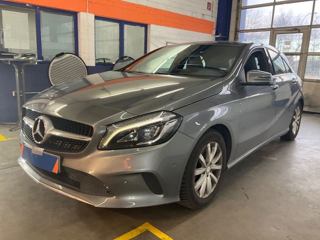 Mercedes-Benz A A 180 Automatik Kamera Navi Led 