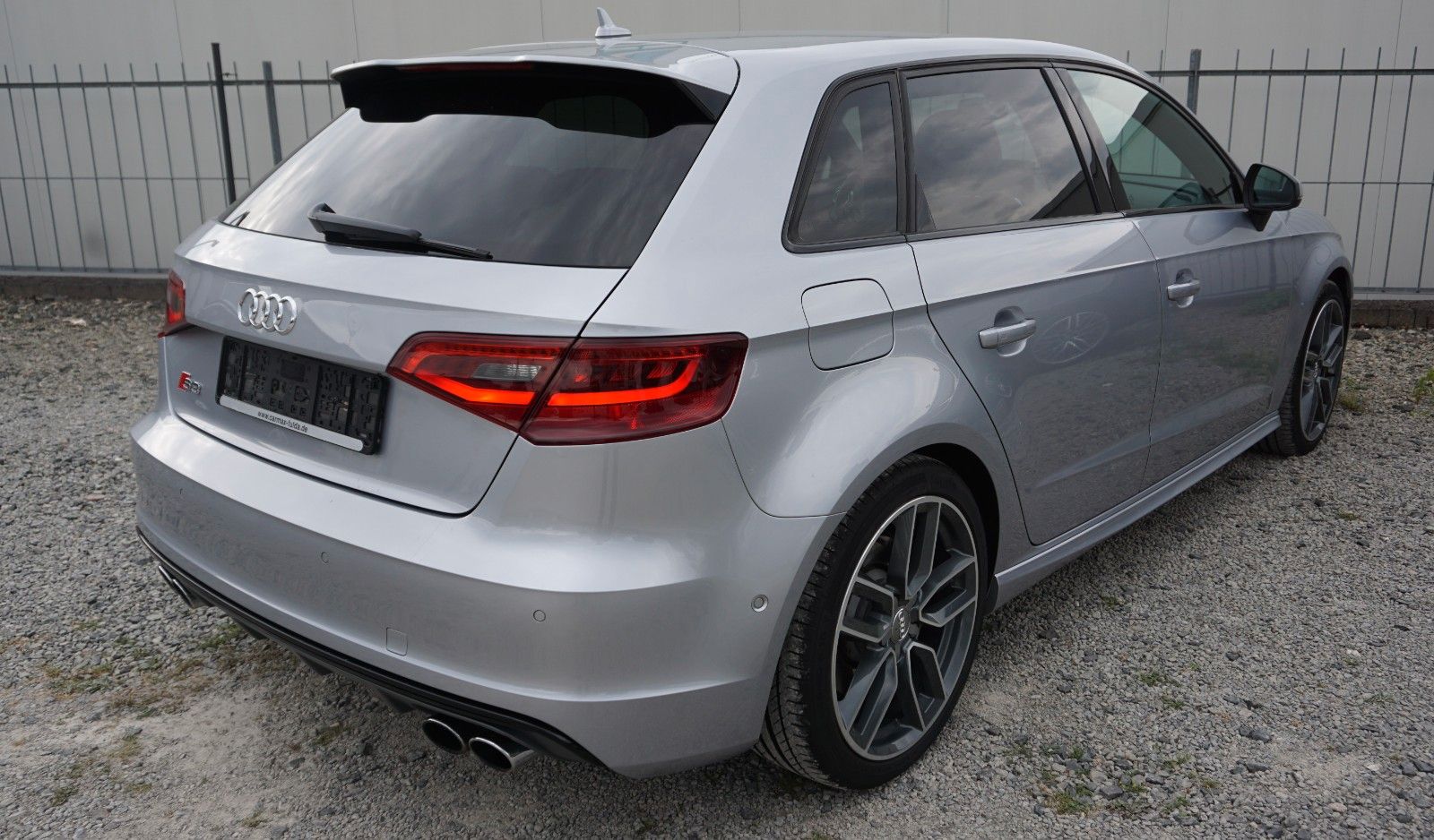 Fahrzeugabbildung Audi S3 Sportback 2.0 TFSI quattro, Leder, Navi, B&O