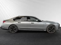 BMW M760 - Vorschau Bild 2