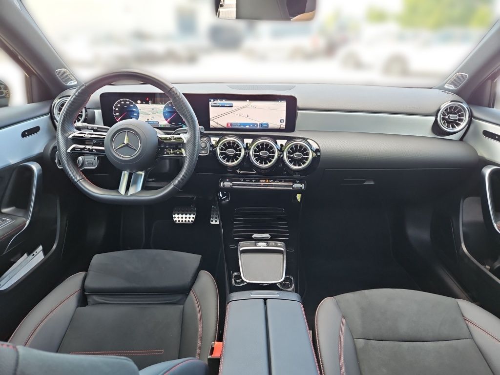 Fahrzeugabbildung Mercedes-Benz A 200 AMG Night Totwi. Pano LED 360° Burm. Navi