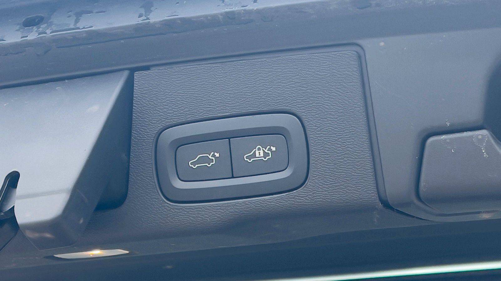 Fahrzeugabbildung Volvo XC60 B5 D Ultimate Bright AWD*AHK*STHZG*Massage*