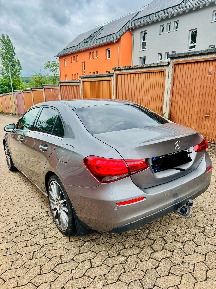 MERCEDES-BENZ Mercedes Benz A200 