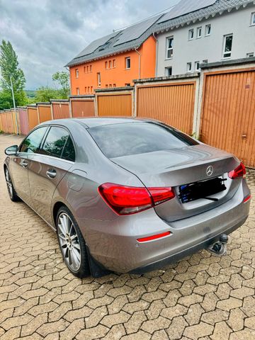MERCEDES-BENZ Mercedes Benz A200 