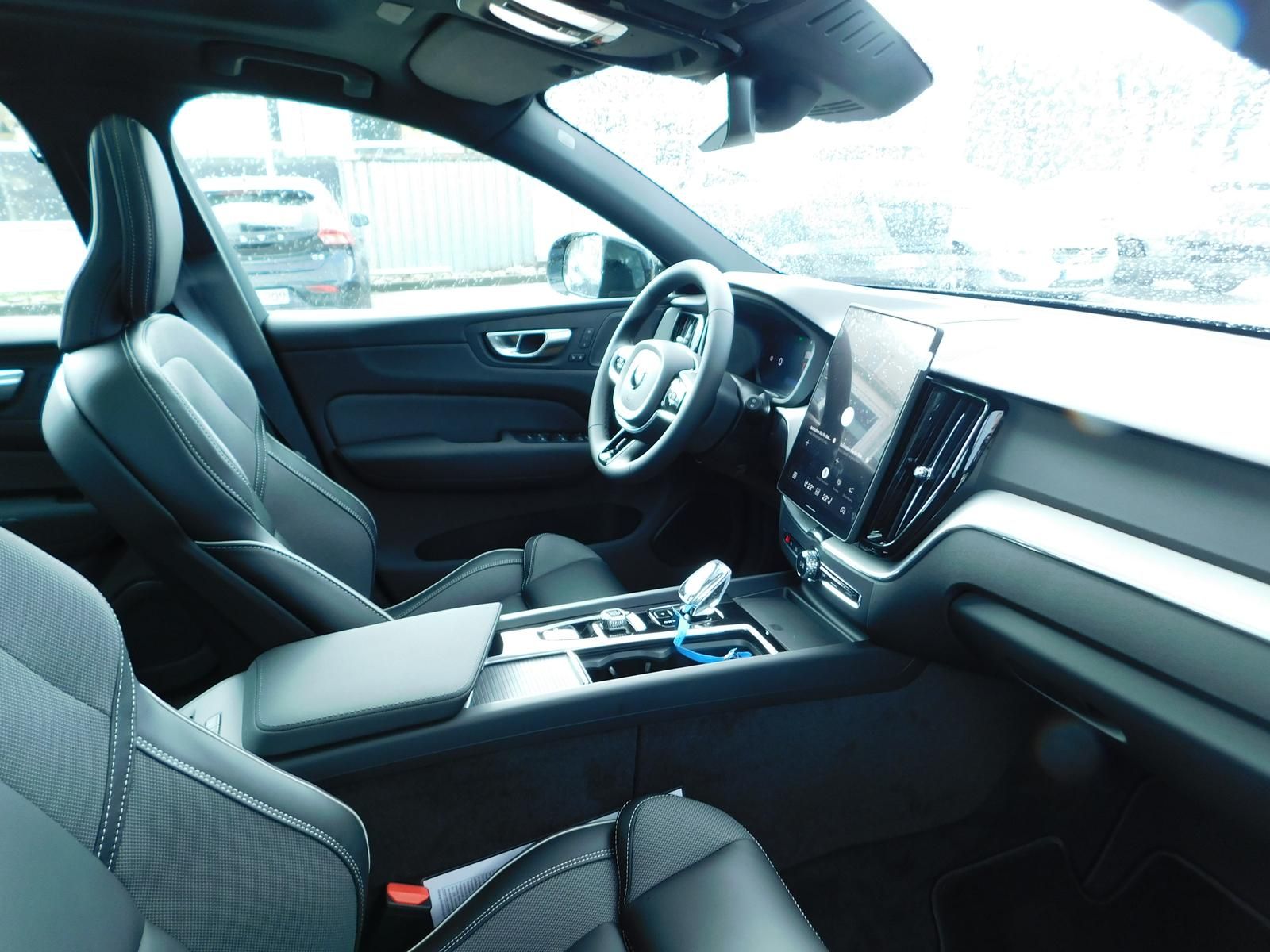 Fahrzeugabbildung Volvo XC60 T6 AWD Plus Black Edition