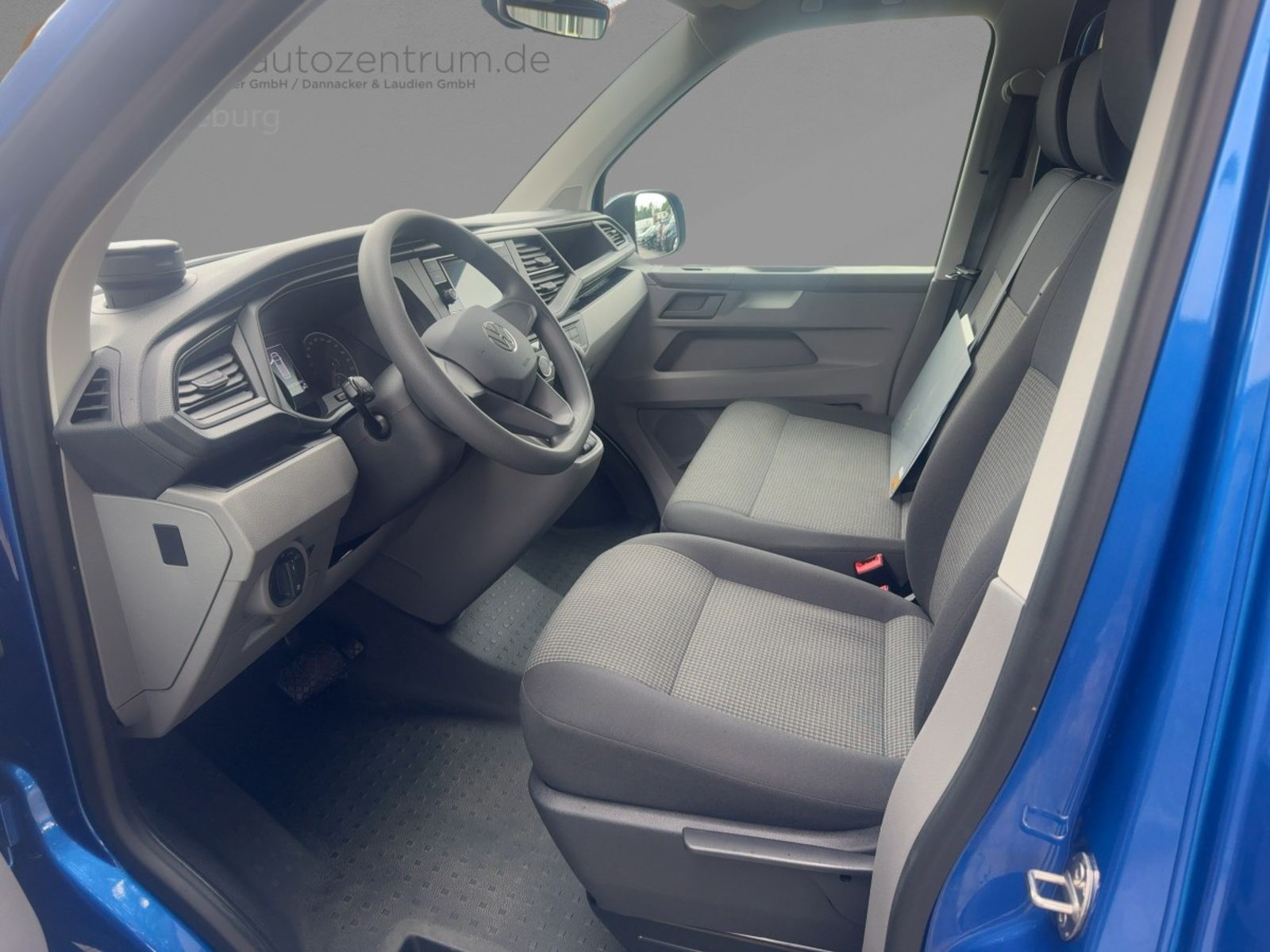 Fahrzeugabbildung Volkswagen T6.1 Kombi 2.0 TDI L2H1 Klima GRA App-Connect Si