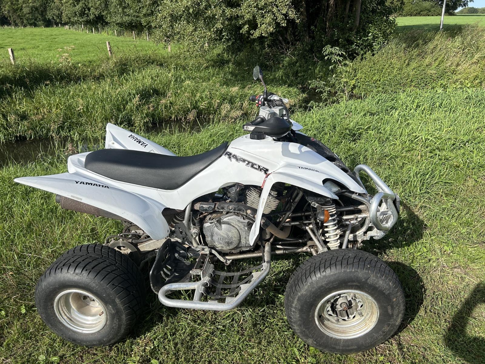 Yamaha Raptor 2006 — rear view