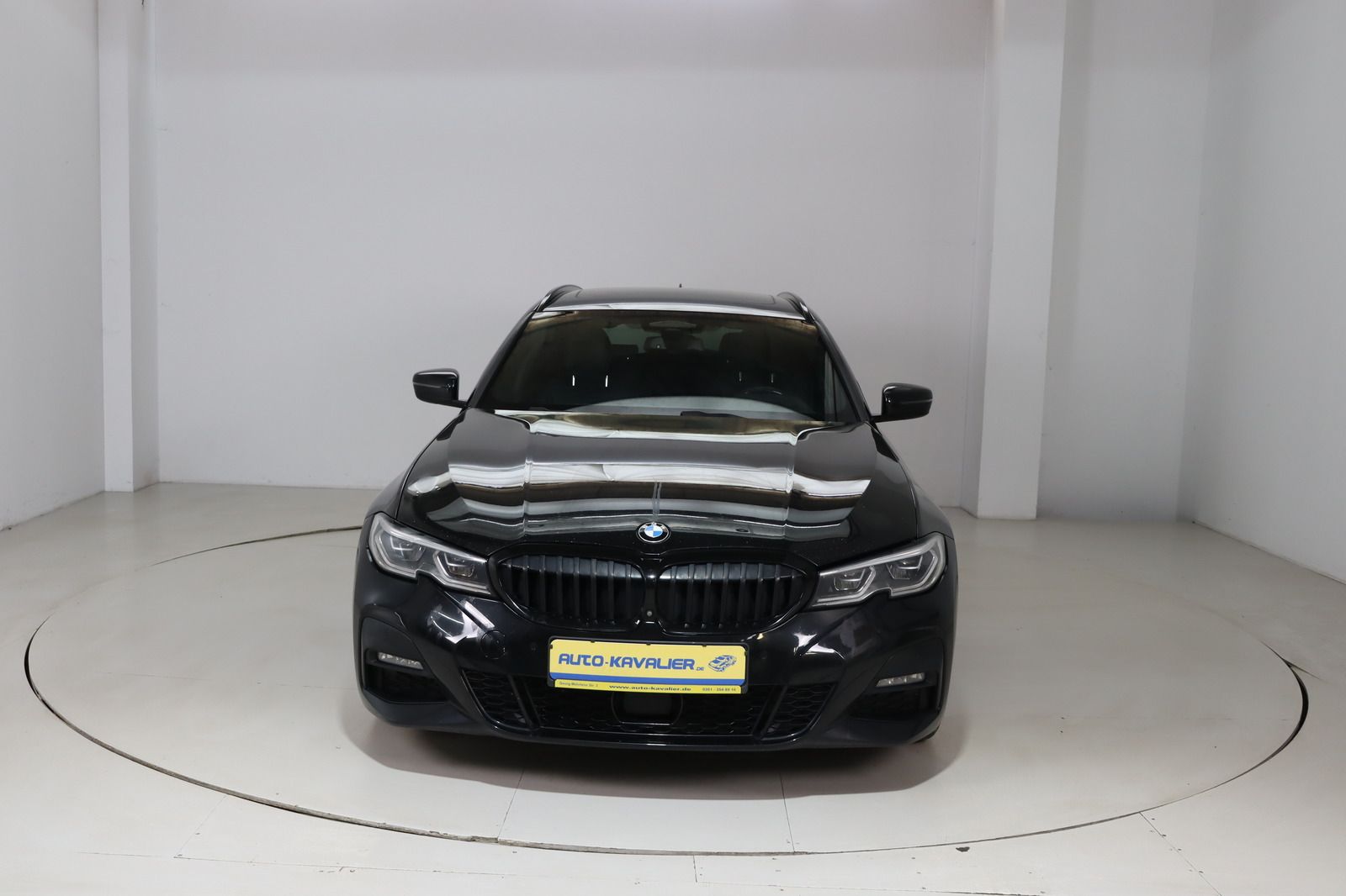 Fahrzeugabbildung BMW 320 d Touring M Sport * HUD * Pano *