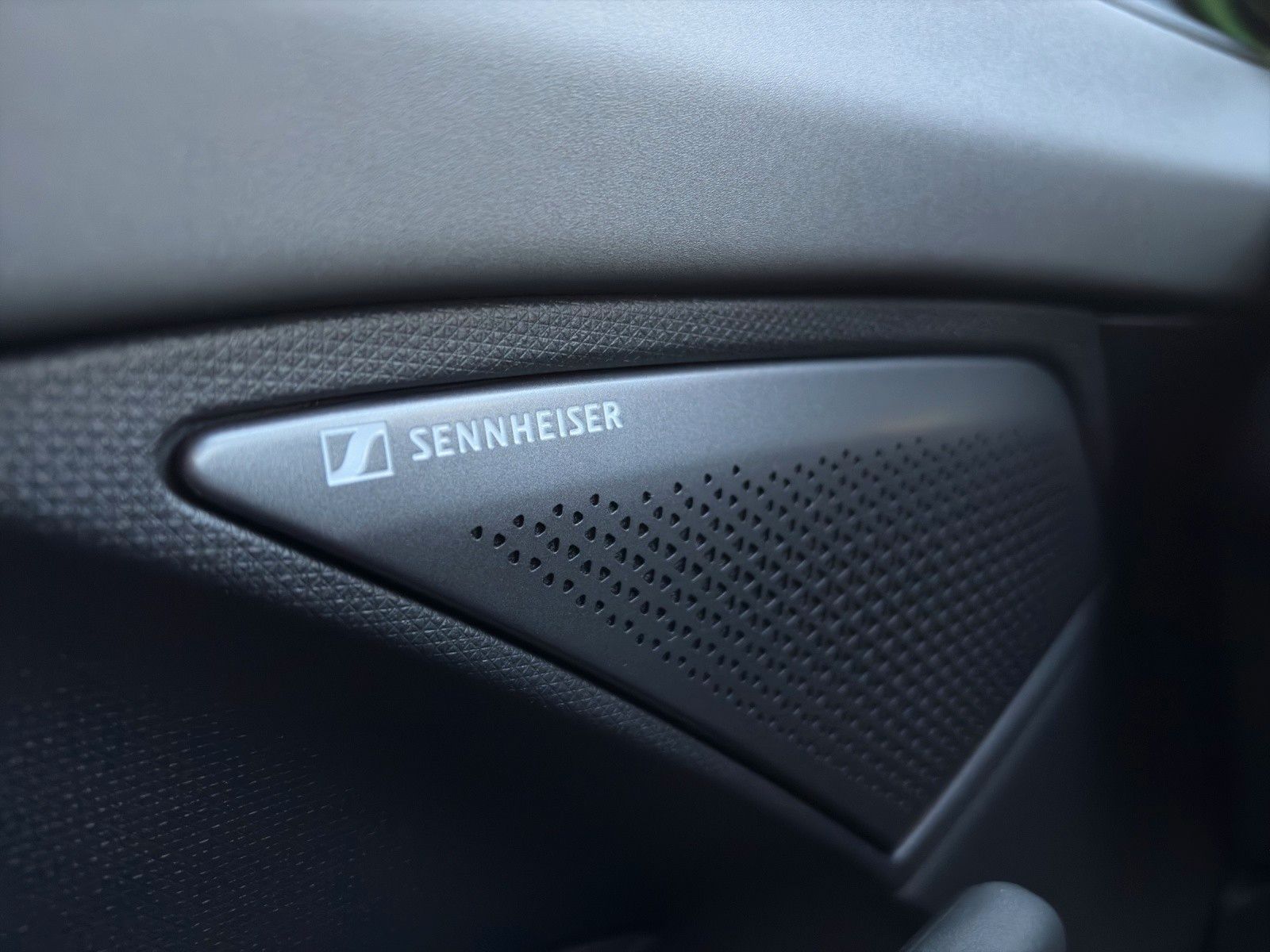 Fahrzeugabbildung CUPRA Terramar 2.0 TSI DSG MATRIX/DCC/AKEBONO/ACC/LHZ