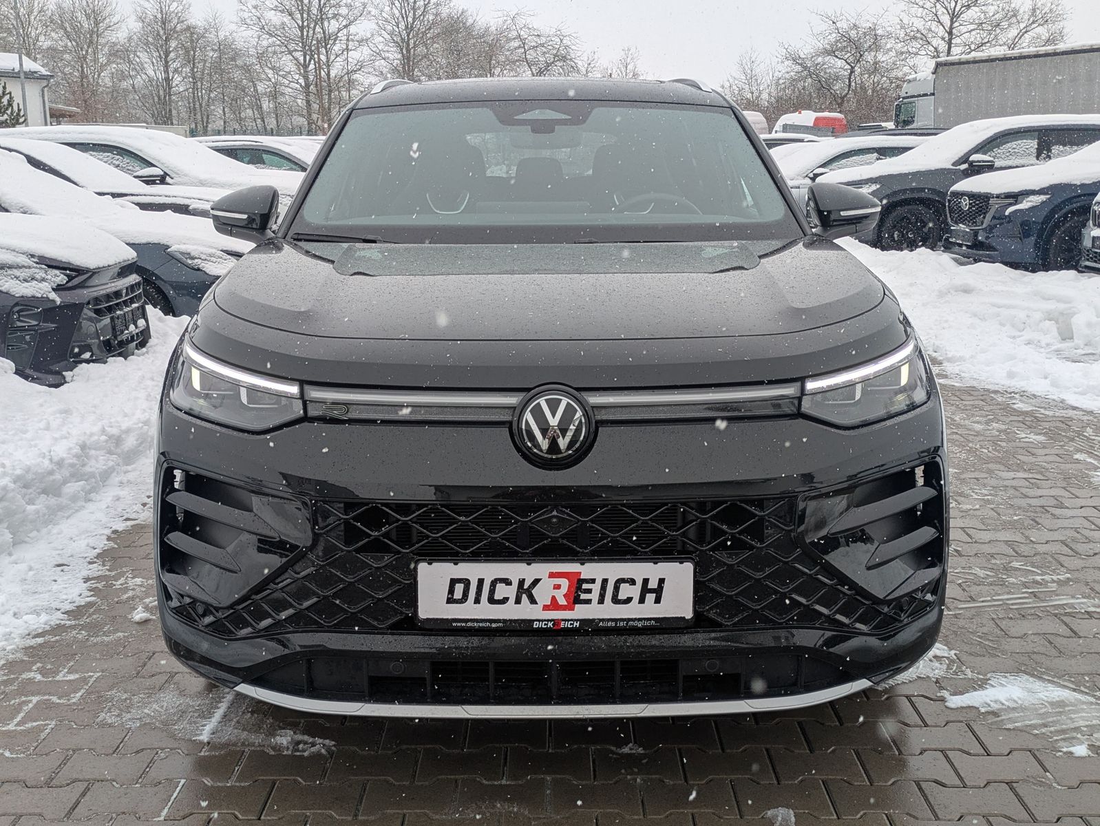 Fahrzeugabbildung Volkswagen Tayron 2.0 TDI 4M R-Line 7Si*MATRIX*AHK*PANO*HUD