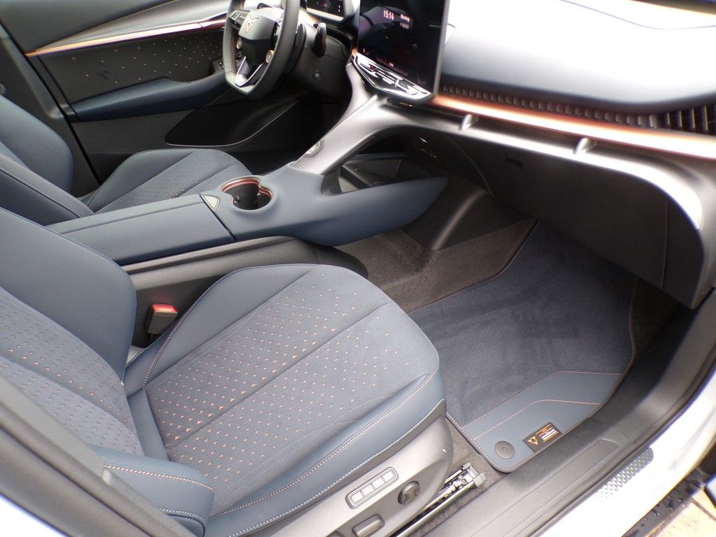 Fahrzeugabbildung CUPRA Tavascan VZ 4Drive DSG