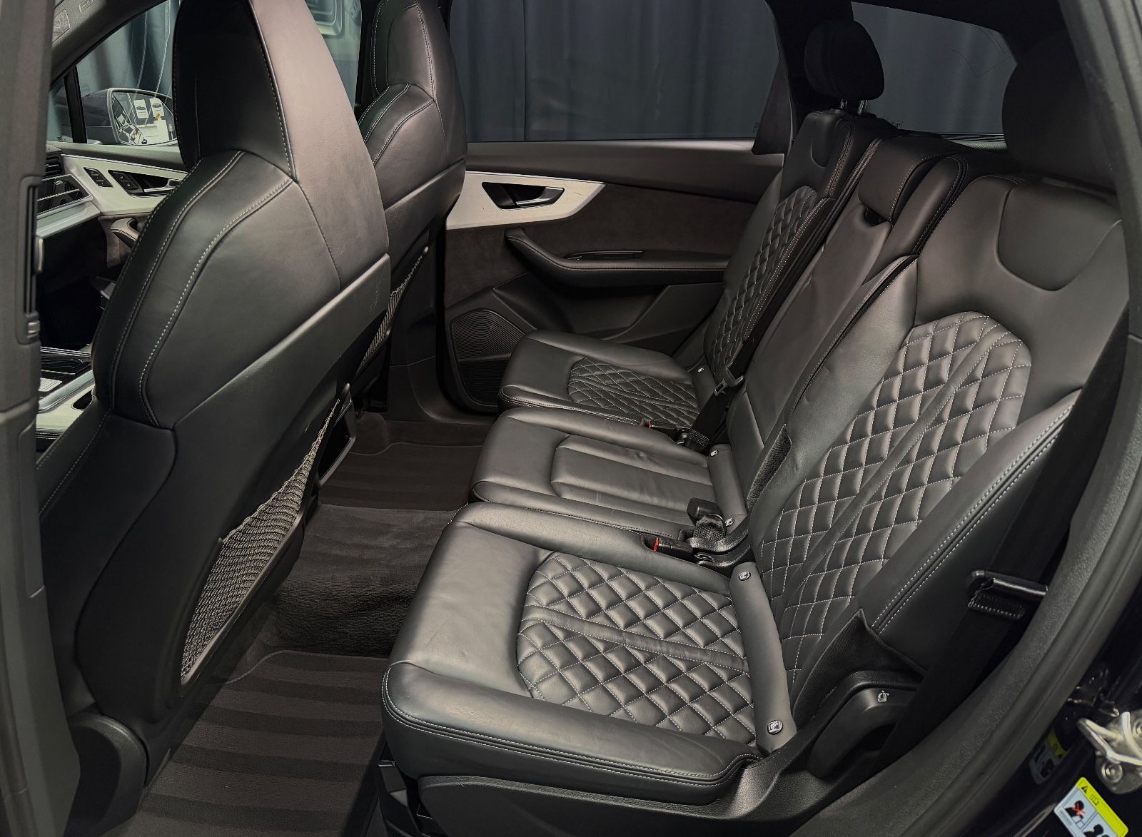 Fahrzeugabbildung Audi SQ7 4.0 TDI quattro|3D BANG&OLUFSEN|PANORAMA|AHK