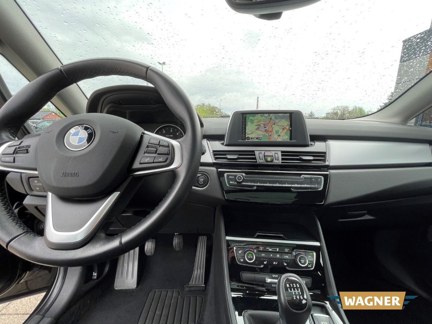 Fahrzeugabbildung BMW 218 Active Tourer d Sitzheizung Klimaautomatik