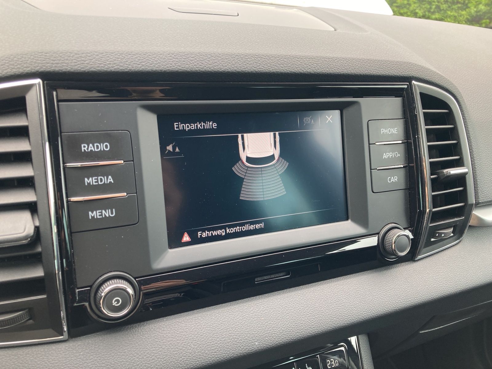 Fahrzeugabbildung SKODA Karoq TSI Ambition