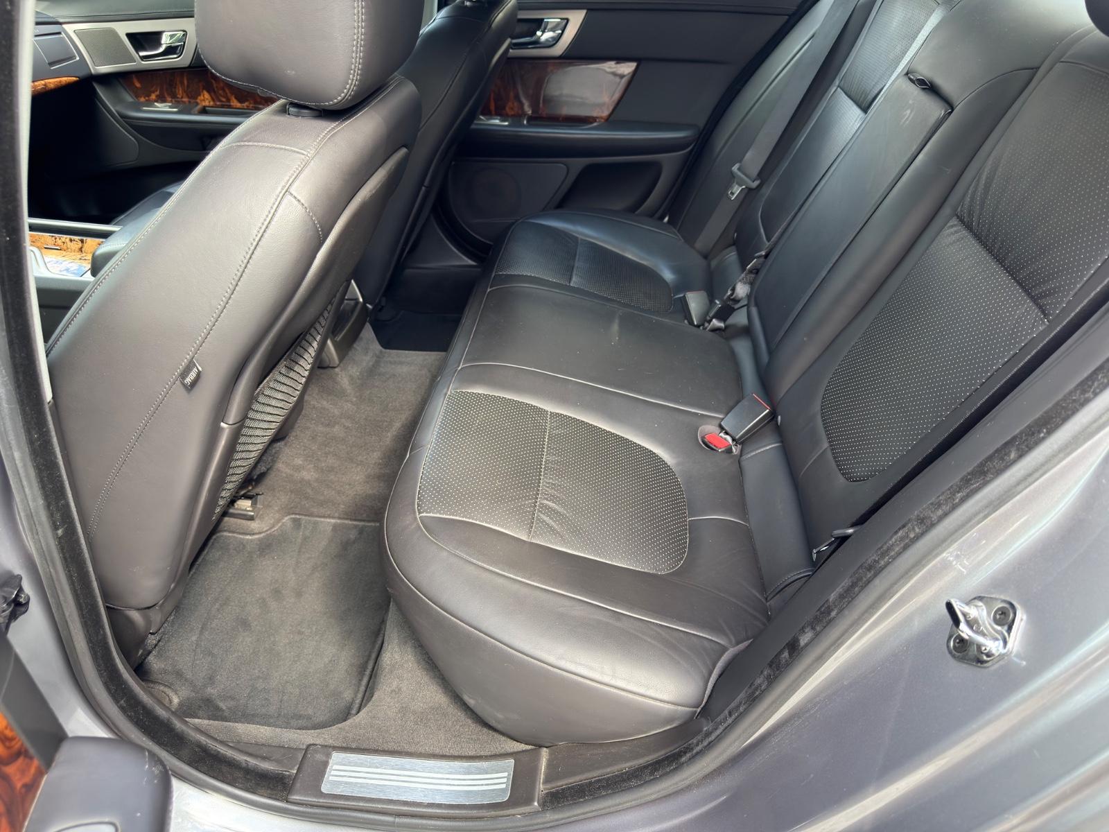 JAGUAR XF 4.2 V8 300CH LUXURY