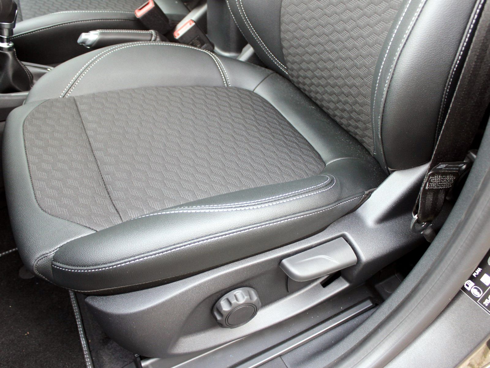 Fahrzeugabbildung Ford Puma Titanium X