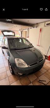 Ford Fiesta 1.3 44 kW Ghia Ghia - Ford Fiesta aus 2002: Ghia