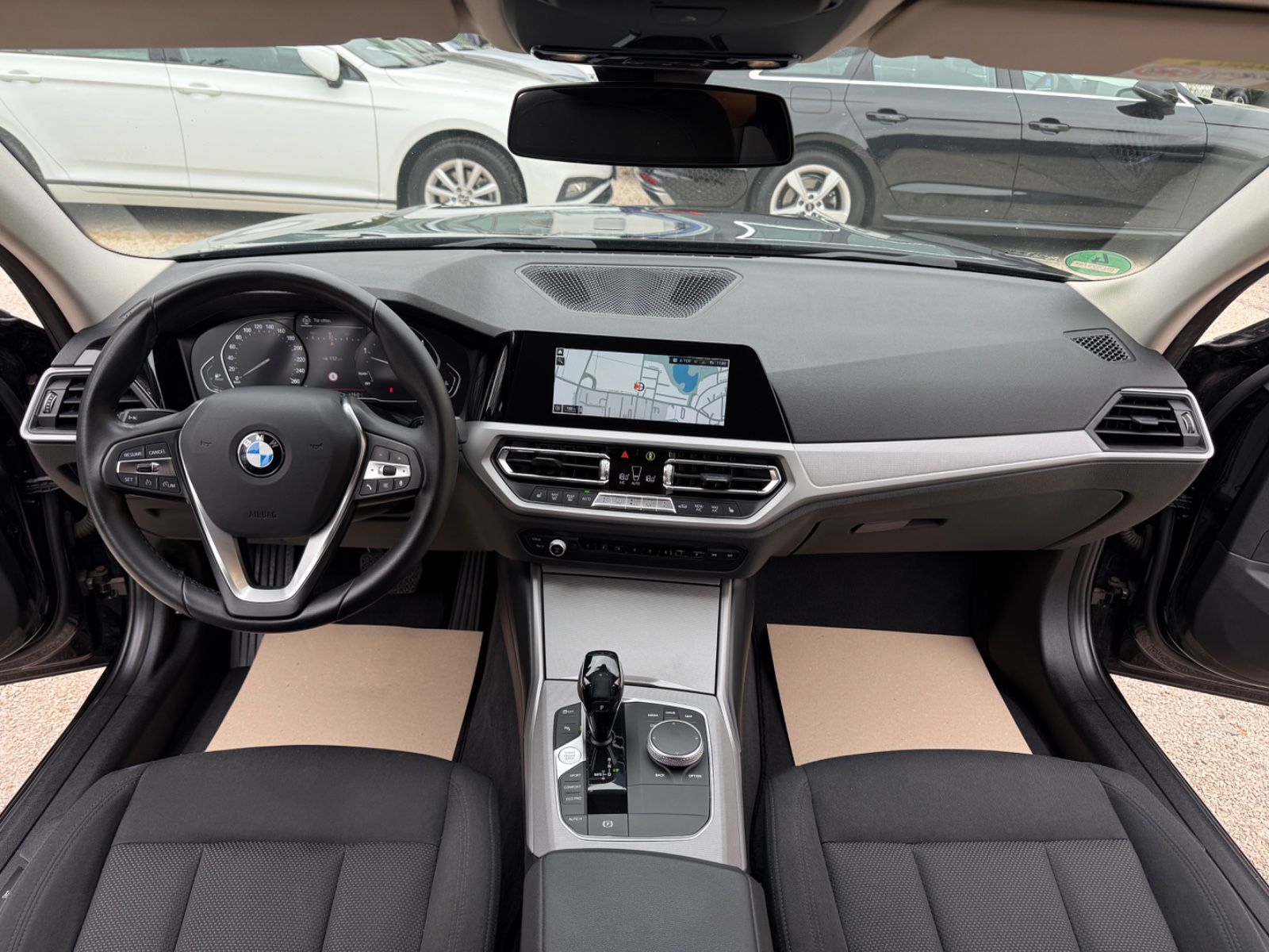 BMW 320d Lim Advantage Aut LED Navi 1.Hand foto 10