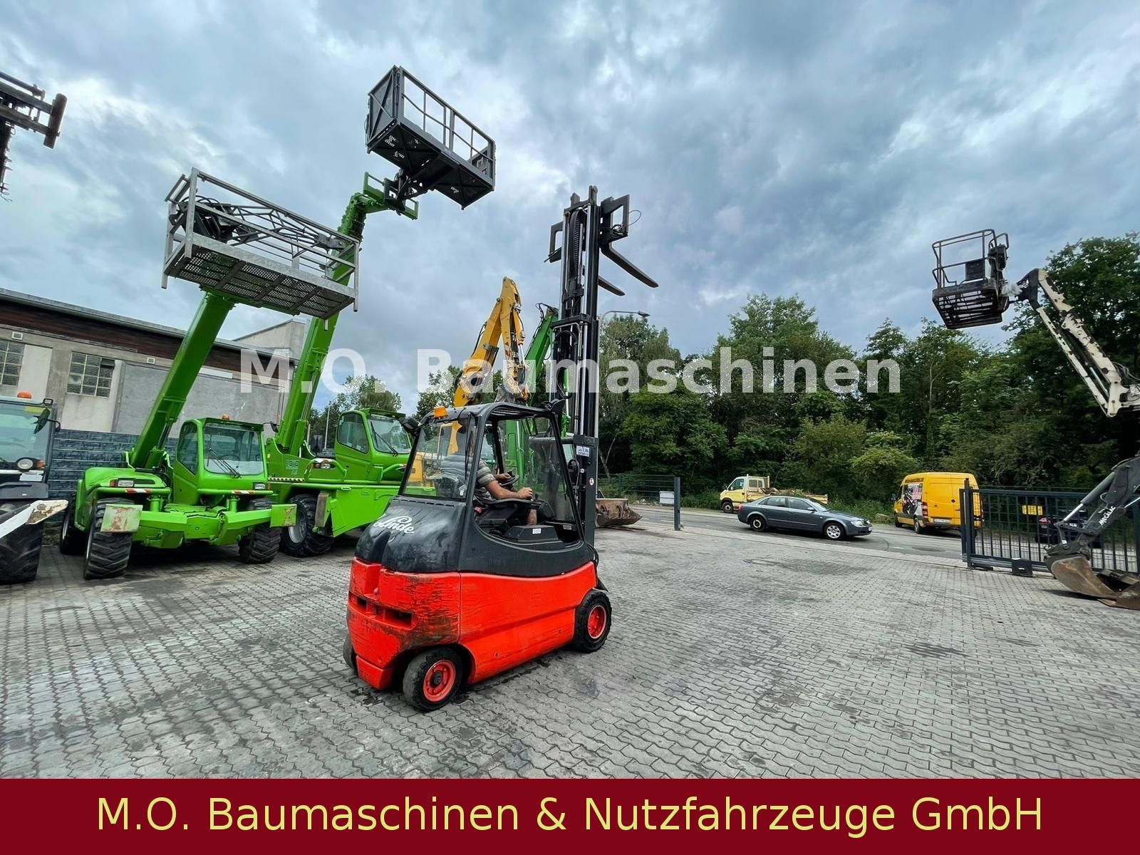 Fahrzeugabbildung Linde E 30 -600-2 / Duplex / 3 T / 4,30 m / Elektro /