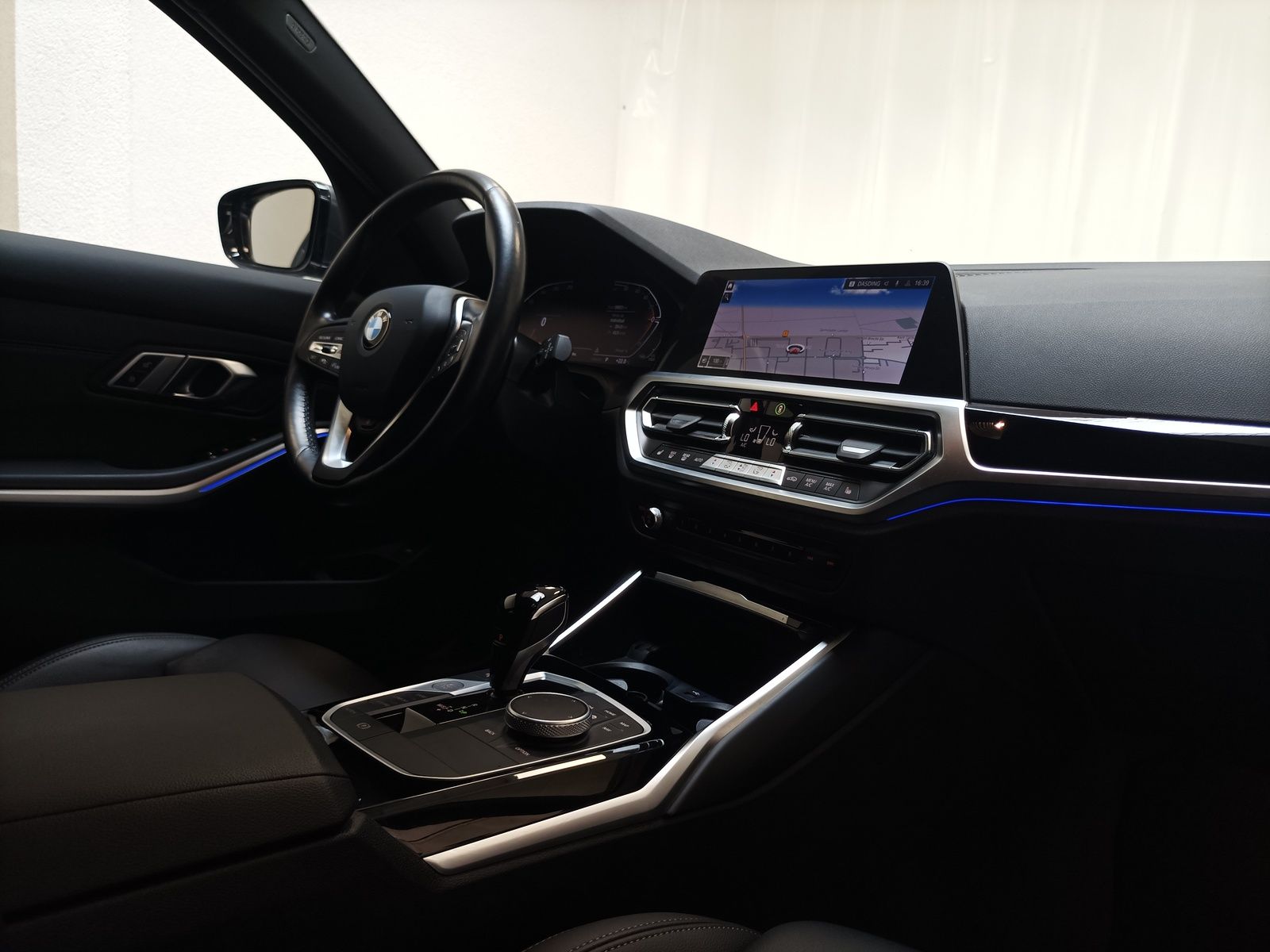 BMW 3er - 320 d Sport Line|Navi|PDC|Sitzhzg. foto 13