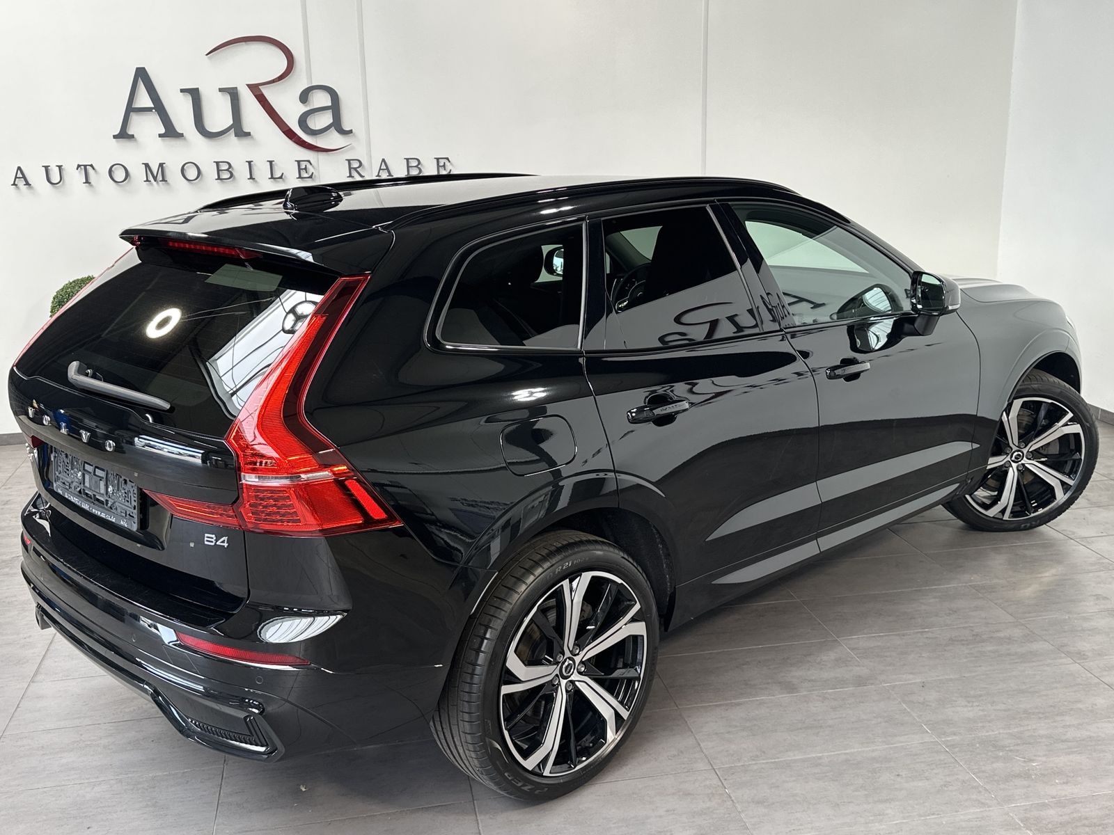 Fahrzeugabbildung Volvo XC60 B4 D Plus Dark NAV+MATRIX+ACC+21ZOLL+ALARM