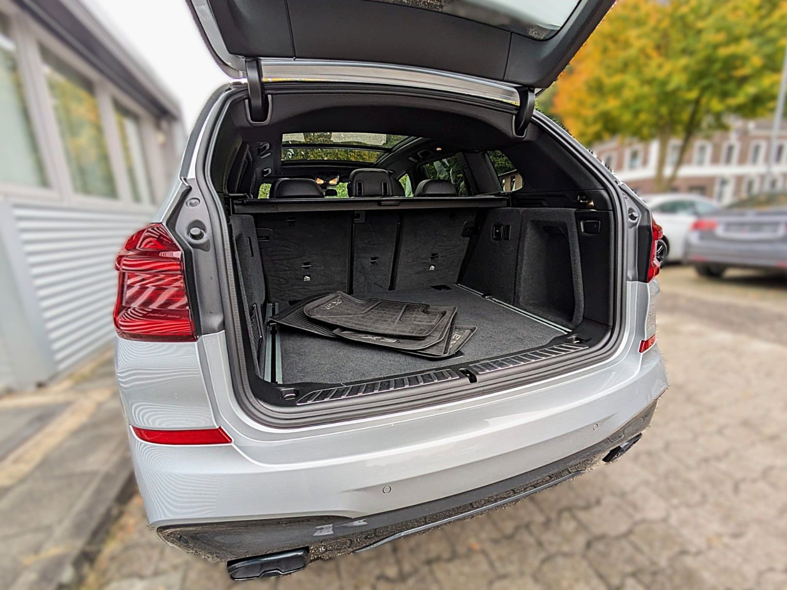 Fahrzeugabbildung BMW X3 M40d SAG*LEDER*PANO*H/K SOUND*ACC*CAM*20"VOLL