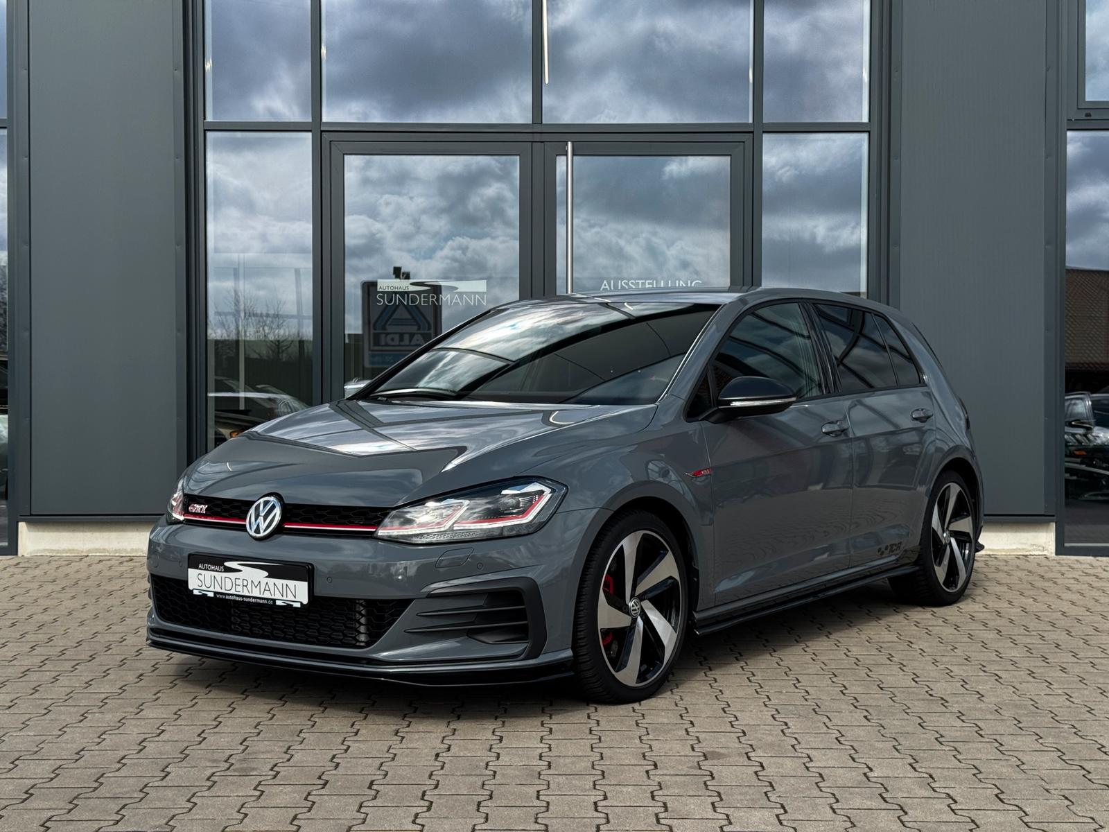 Volkswagen Golf VII 2.0 TSI GTI TCR LED+Akrapovic+Navi+G...