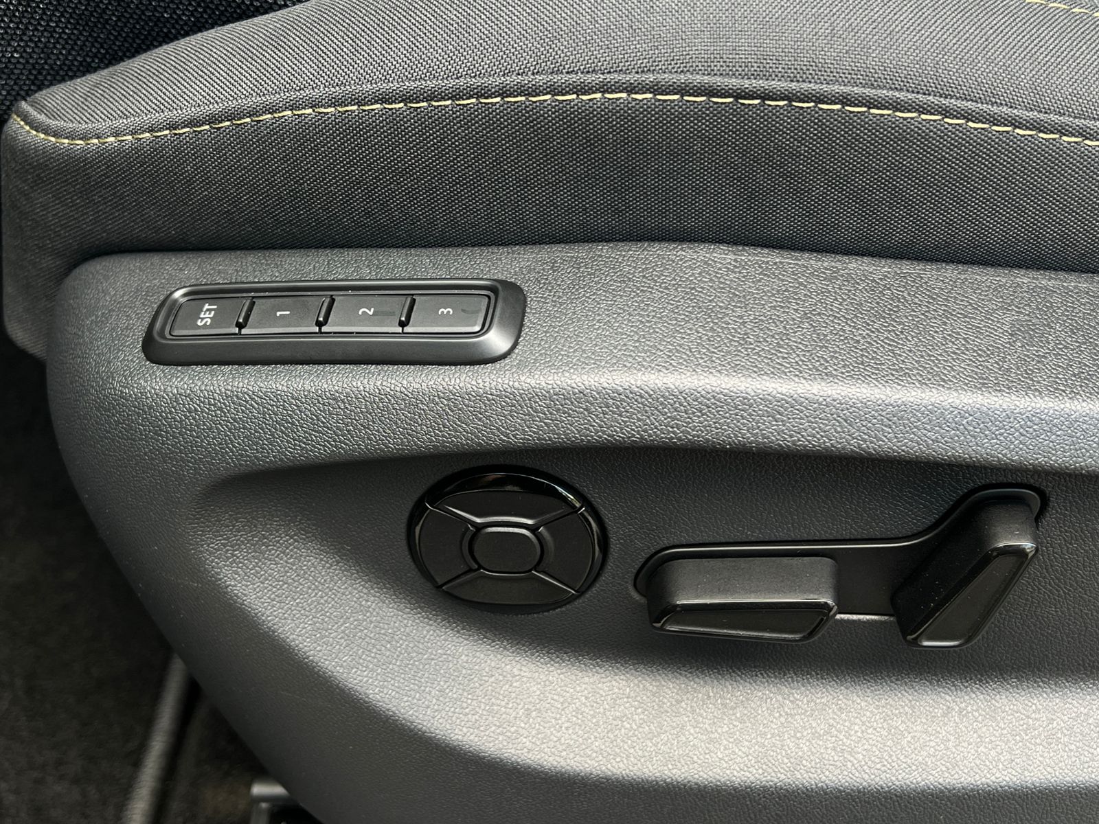 Fahrzeugabbildung SKODA Kodiaq Selection 2.0 TDI DSG *LED,AHK,Navi,Winte
