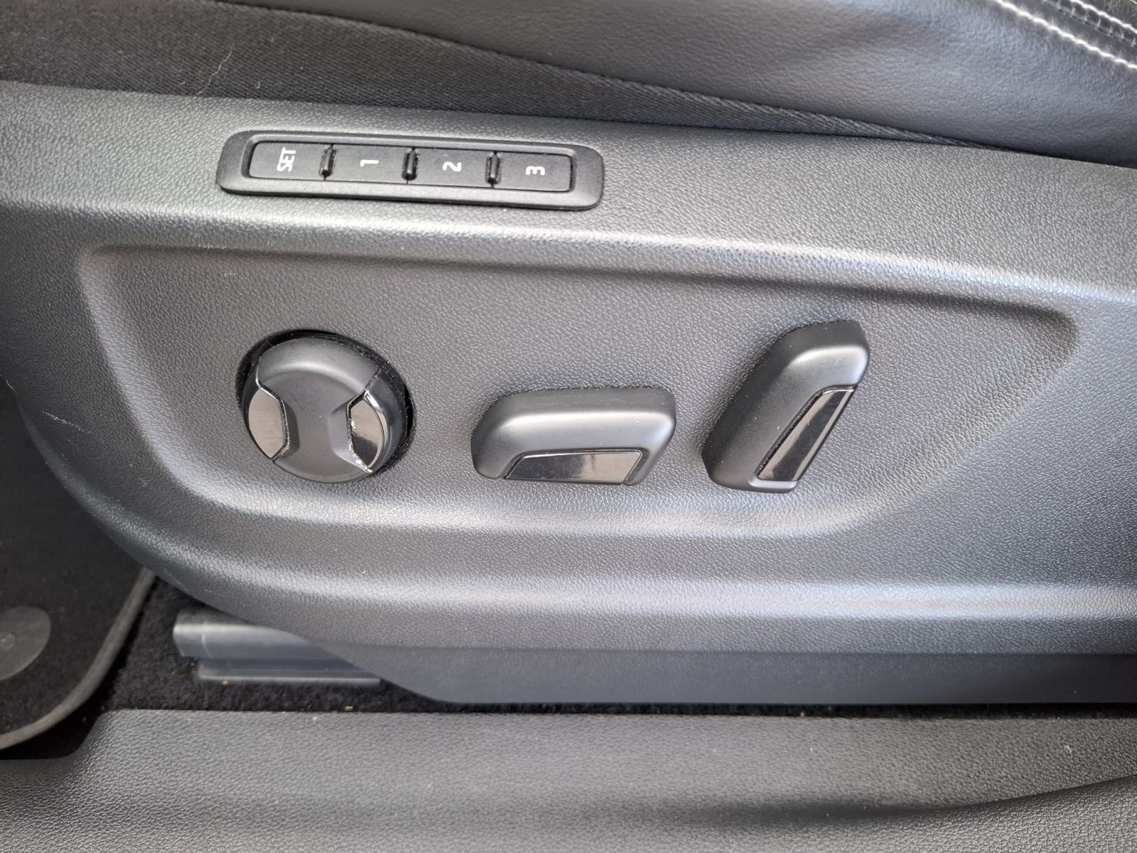Fahrzeugabbildung SKODA Kodiaq 2.0 TDI 4x4 PANO*StandH*LEDER*CANTON*AHK