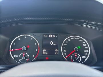 Volkswagen T-CROSS TSI 1.0 KAMERA CARPLAY SHZ