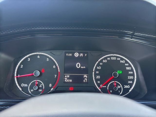 Volkswagen T-CROSS TSI 1.0 KAMERA CARPLAY SHZ