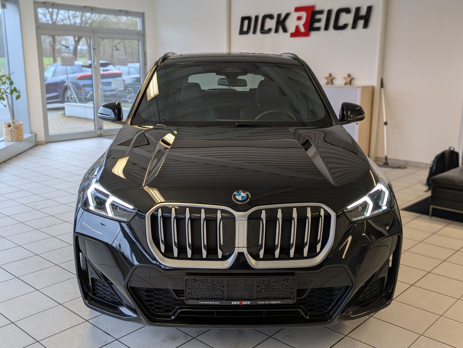 BMW X1 18 d M-Sport Pano Premium-Travel-Paket AHK - Image 2