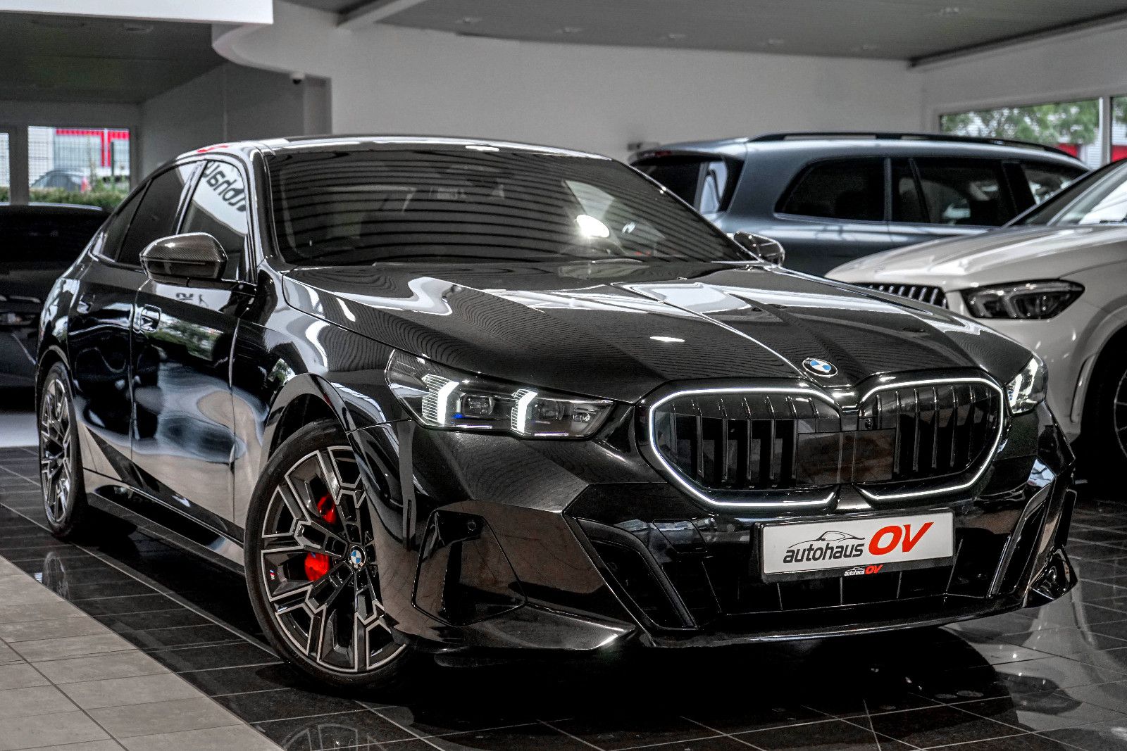 BMW 540xd M Sport Pro Carbon 3xTV B&W HUD Distr Pano foto 2