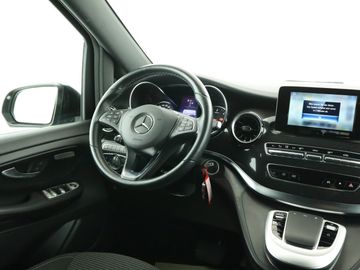 Mercedes V 220 - 10