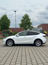 Tesla Model Y Hinterradantrieb RWD - Tesla Model Y in Essen