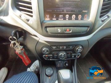 Jeep Cherokee - 12