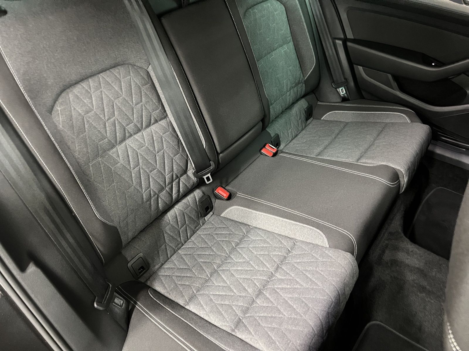 Volkswagen Passat Variant - Bild 17