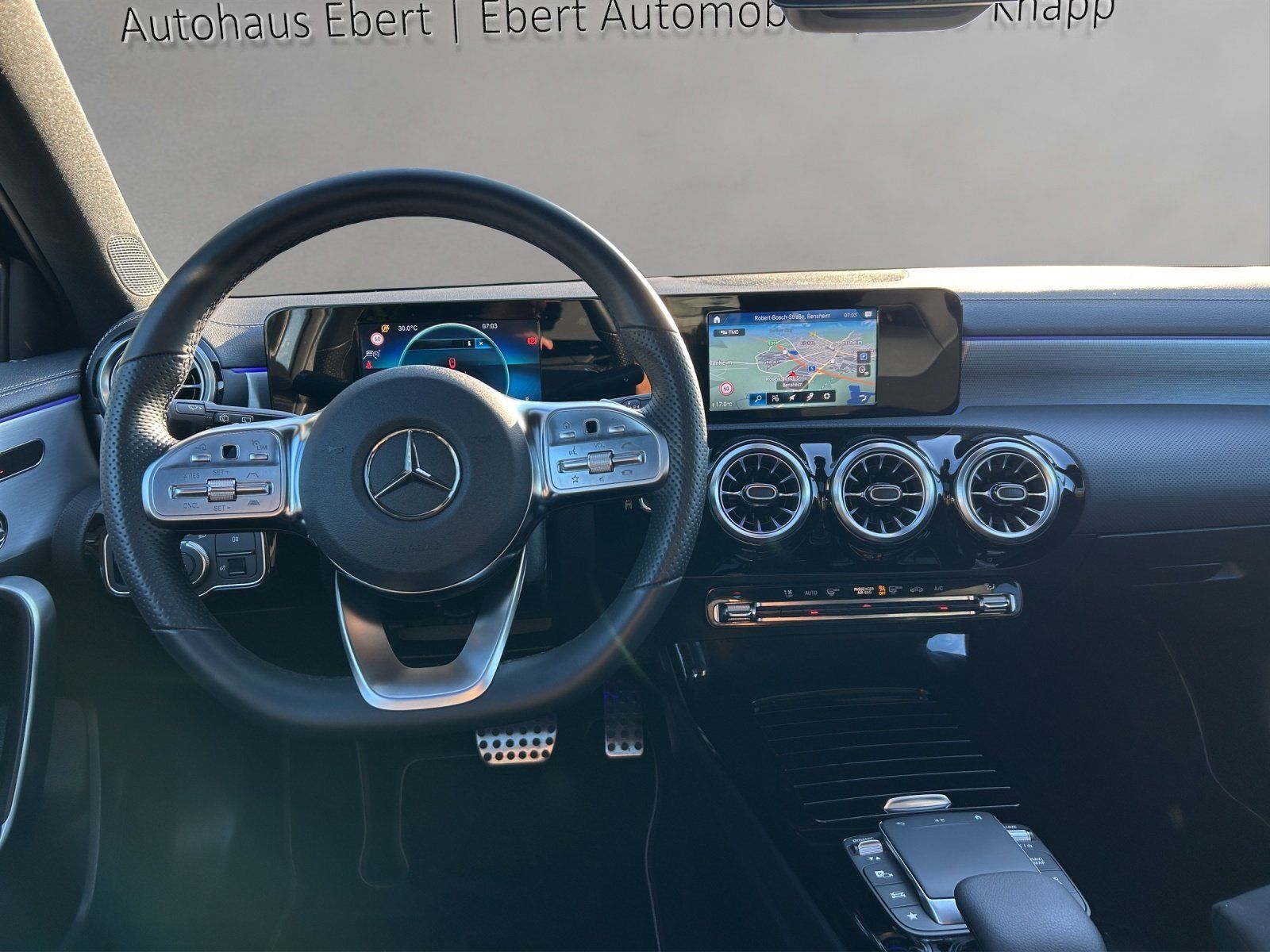 Fahrzeugabbildung Mercedes-Benz A 200 d AMG Pano DISTRO Memo MLED Night 360°Hifi