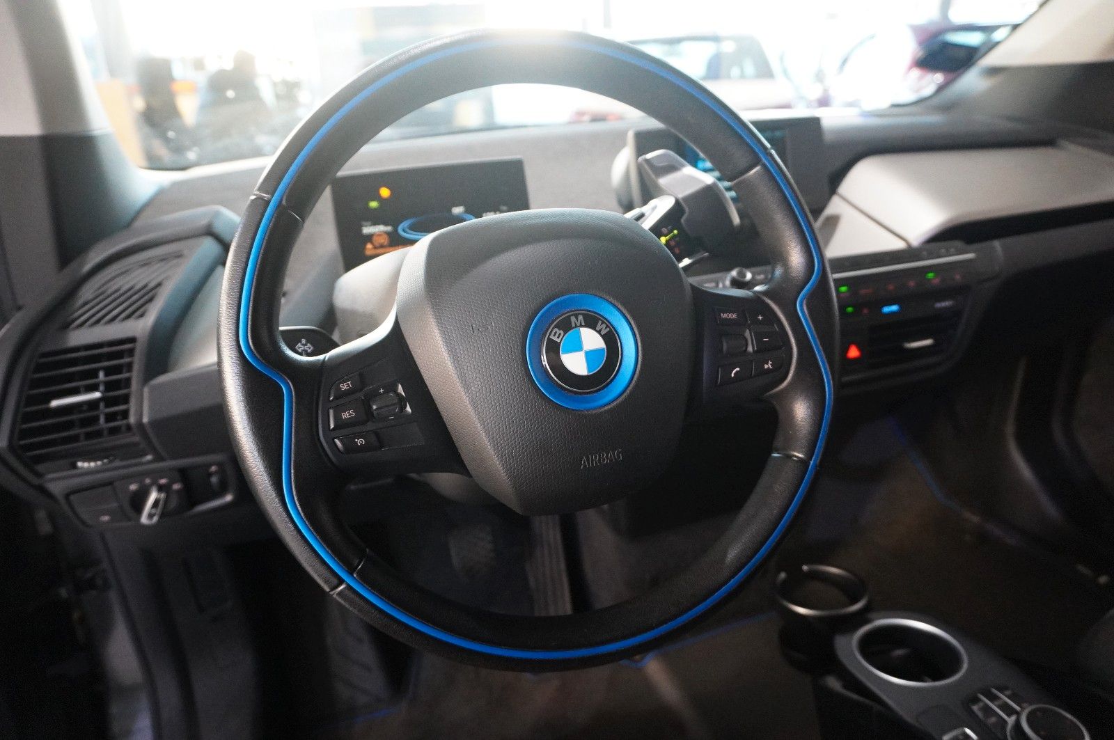 Fahrzeugabbildung BMW i3 120AH NAIVI/SPORT/WÄRMEP./LED/PDC/VIRT./SHZ