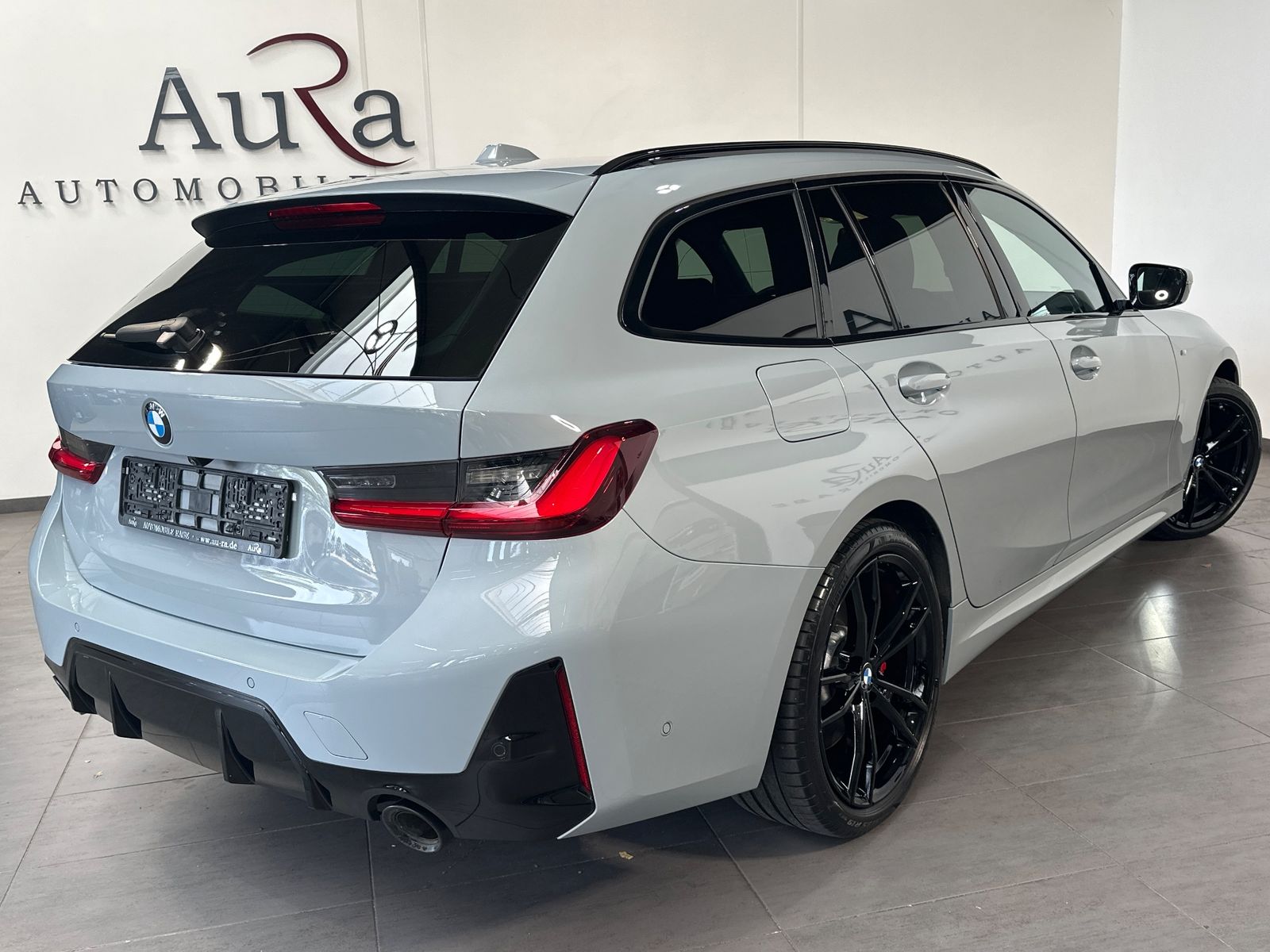 Fahrzeugabbildung BMW 330 d Touring xDrive M-Sport NAV+LED+PANO+H&K