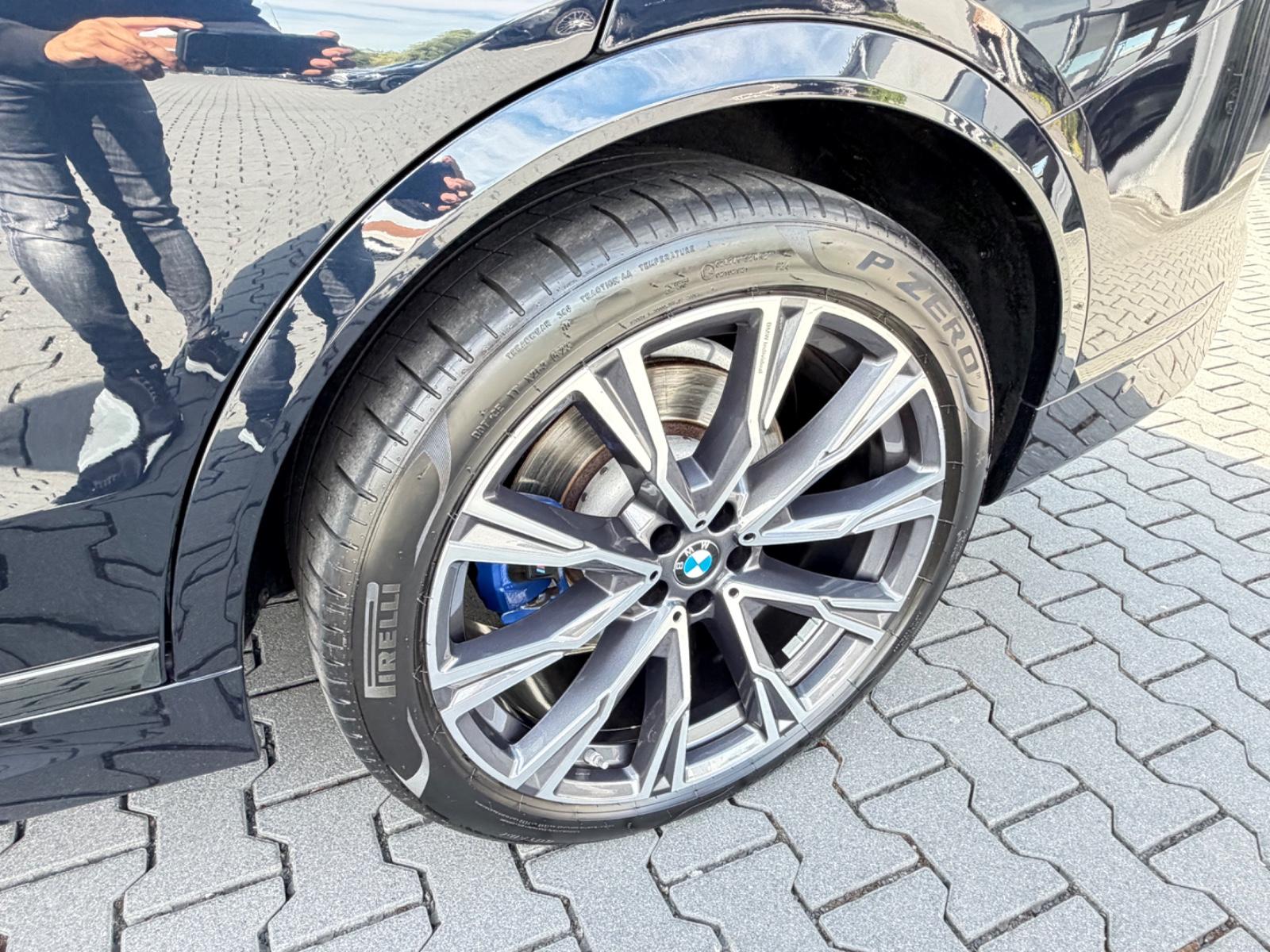 BMW X7*M50xd*M-SPORTPAKET*3xTV*6xSITZER*ACC*HUD*360