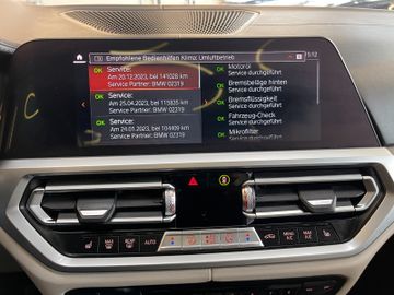 BMW 320 Touring  d xDrive Luxury Line *HUD*PANO*ACC*