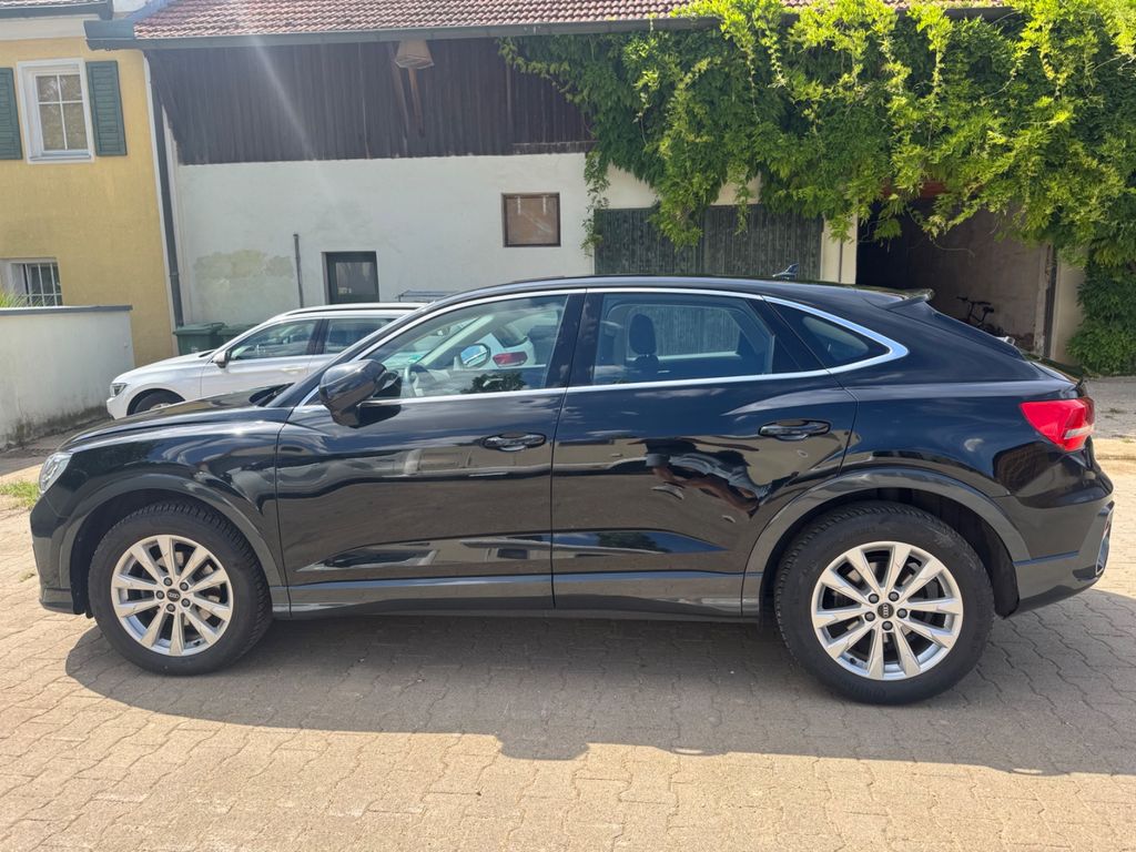 Image of Audi Q3