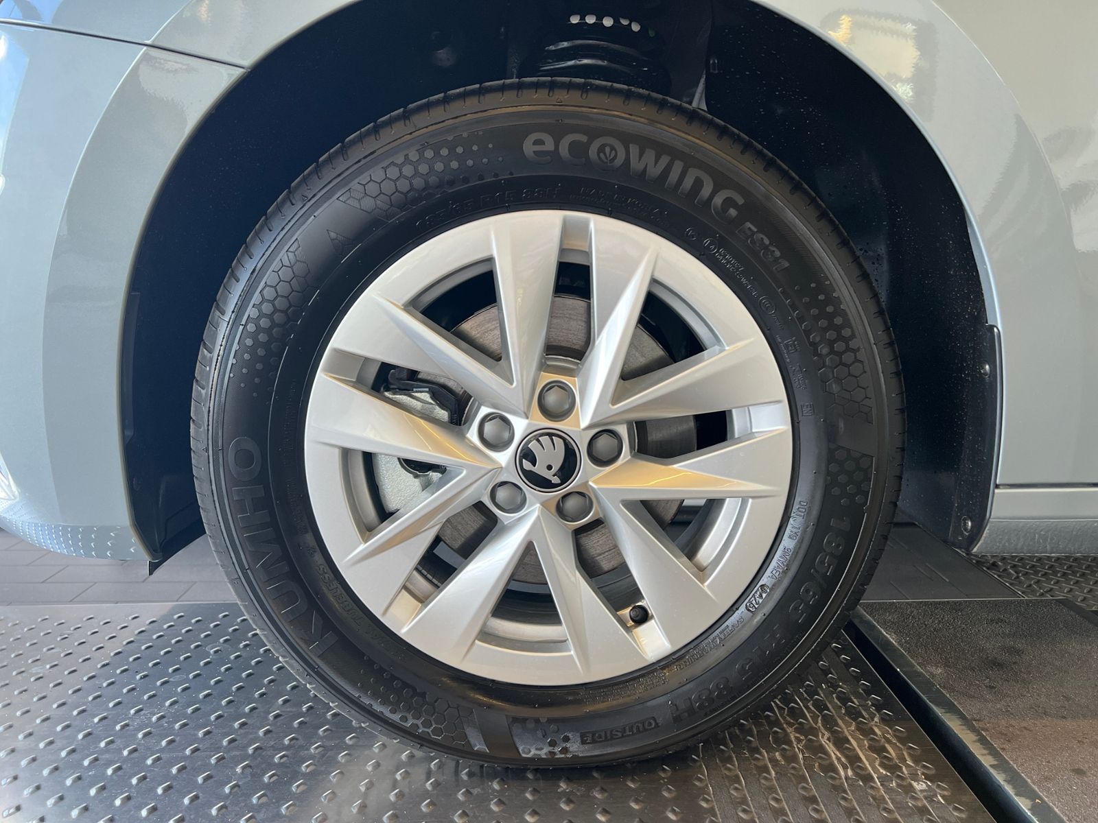 Fahrzeugabbildung SKODA Fabia Selection 1.0 TSI DSG *LED, SmartLink, Kam