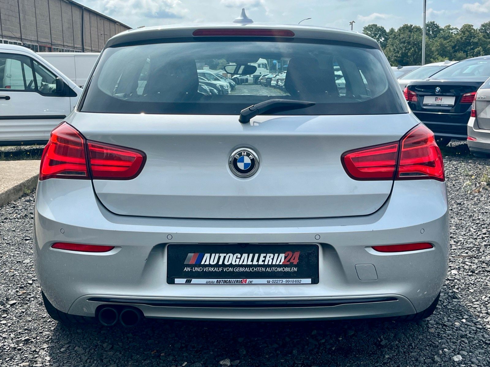 Fahrzeugabbildung BMW 120i 3-Türer Aut. SPORT LINE Navi LED HiFi 1.HAN