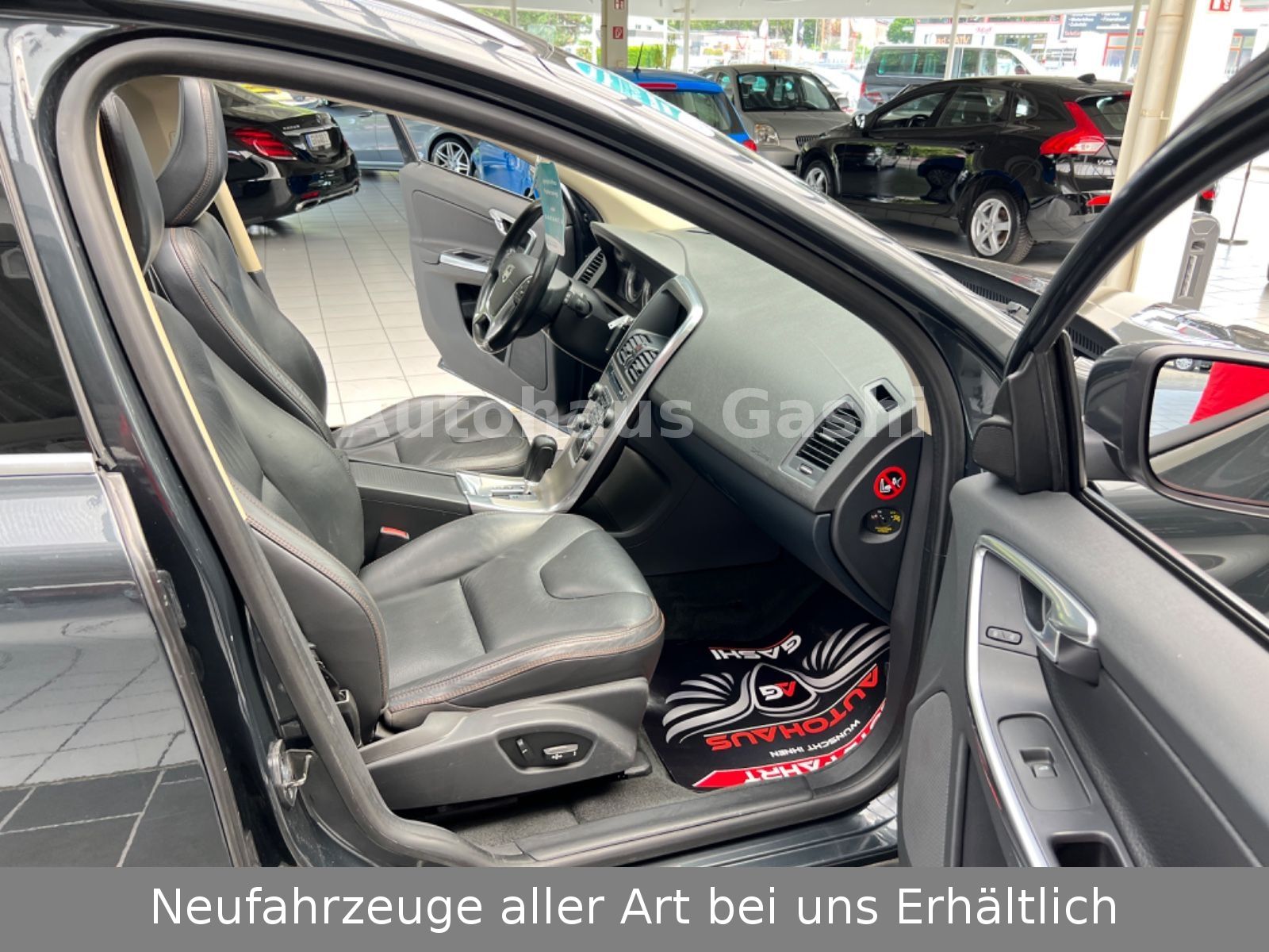 Fahrzeugabbildung Volvo XC60 Summum*4x4*2Hd*AHK*Kamera*Leder*Memory*Pano