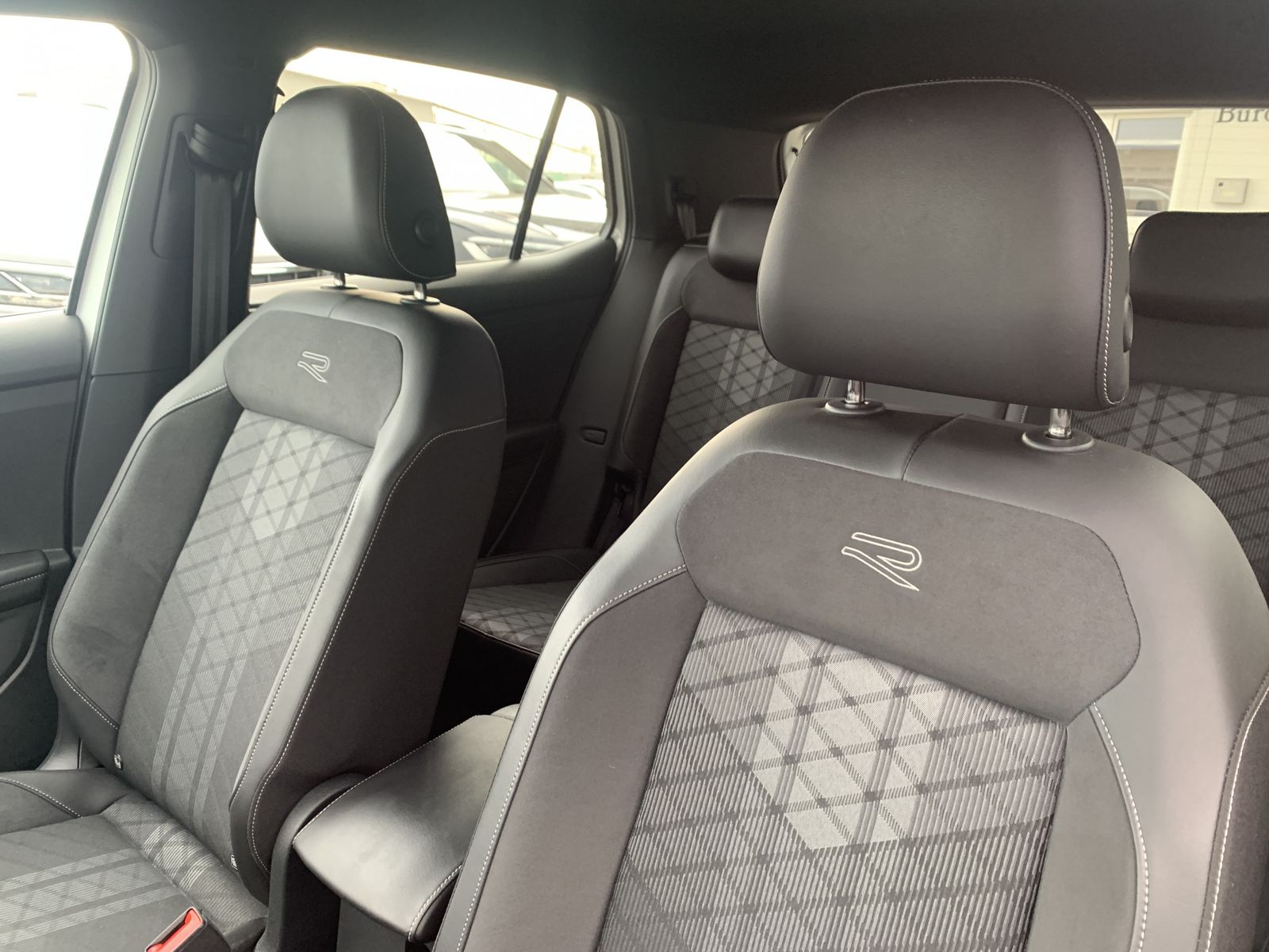 Fahrzeugabbildung Volkswagen T-Cross 1.5 TSI*R-Line*IQ.LIGHT*AHK*Cam*Digital*