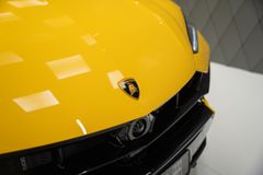 Urus 4.0 V8 SE YELLOW/BLACK YELLOW PANO B&amp;O