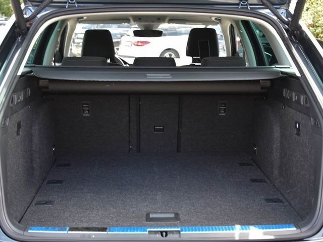 Fahrzeugabbildung SKODA Superb Combi Scout 2,0l TDI 147 kW 4x4 DSG + PDC