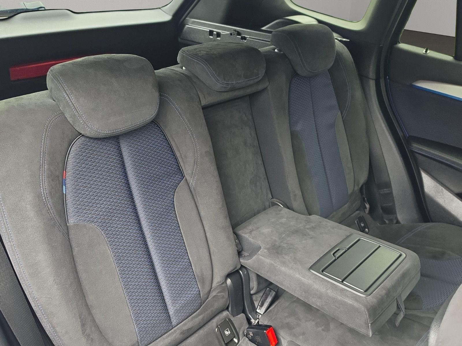 Fahrzeugabbildung BMW X1 xDrive 20 d M-Sport Automatik