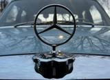 Mercedes-Benz MB 200 /8 (W115) in babyblau - Oldtimer: Mb
